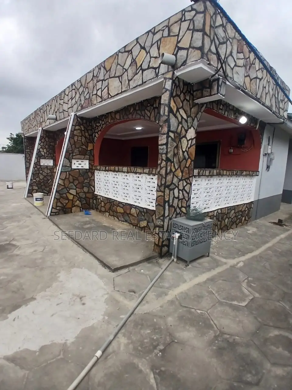 4bdrm House in Sefdard Properties, Amasaman for rent