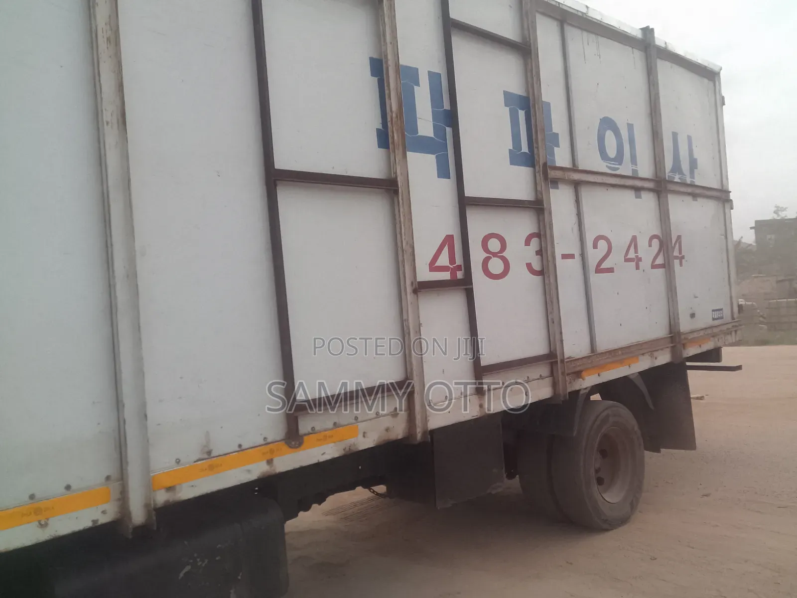 Hyundai Container 2010 White