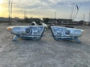 Toyota Highlander 2010-12 Headlight Pair