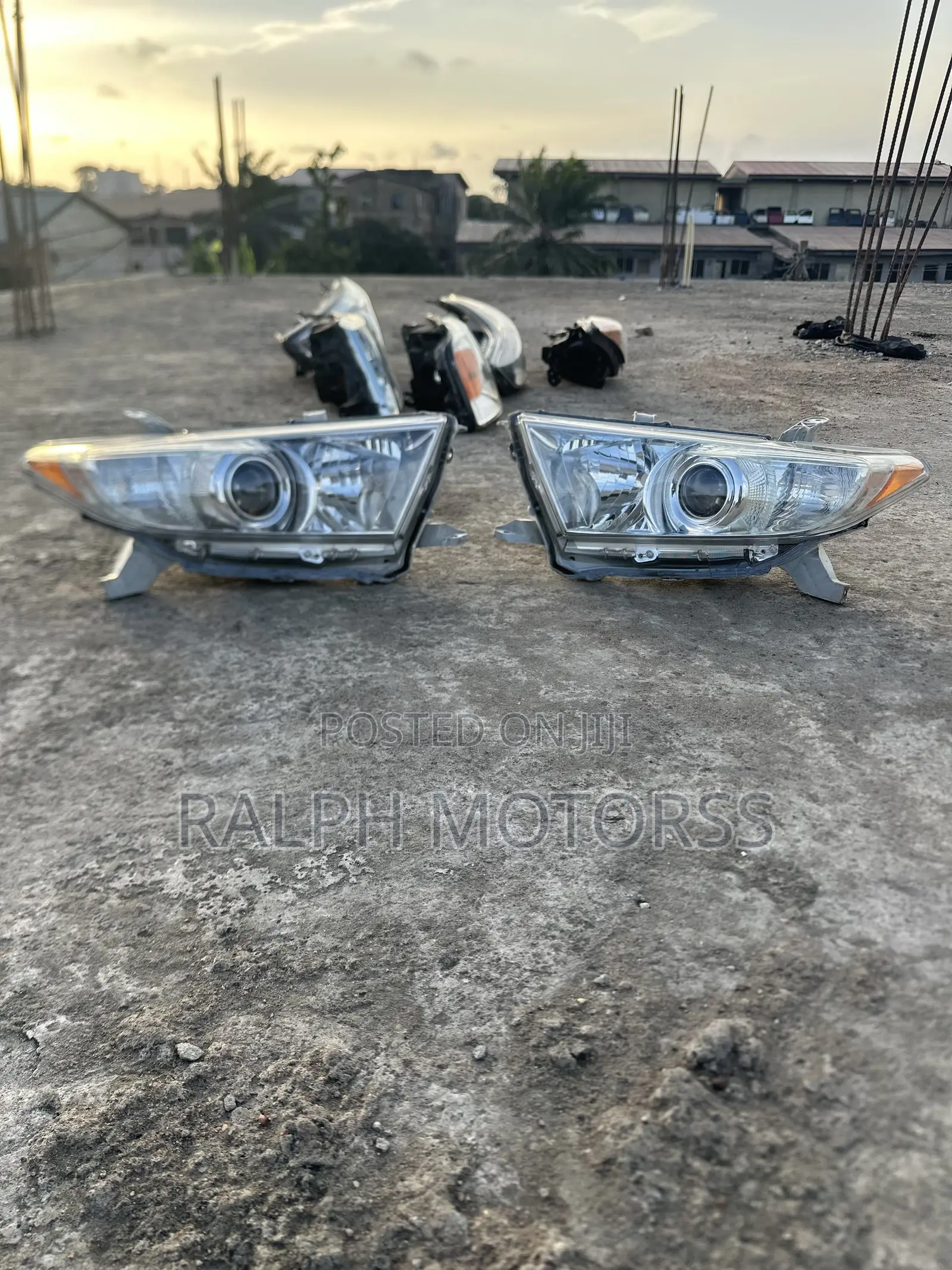 Toyota Highlander 2010-12 Headlight Pair