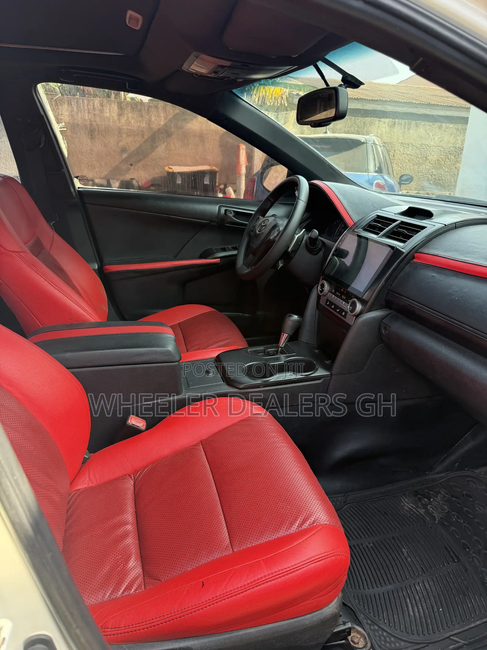 Toyota Camry SE 4dr Sedan (2.5L 4cyl 6A) 2014 White