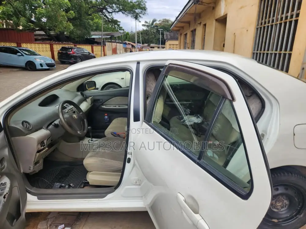 Toyota Belta 2010 White