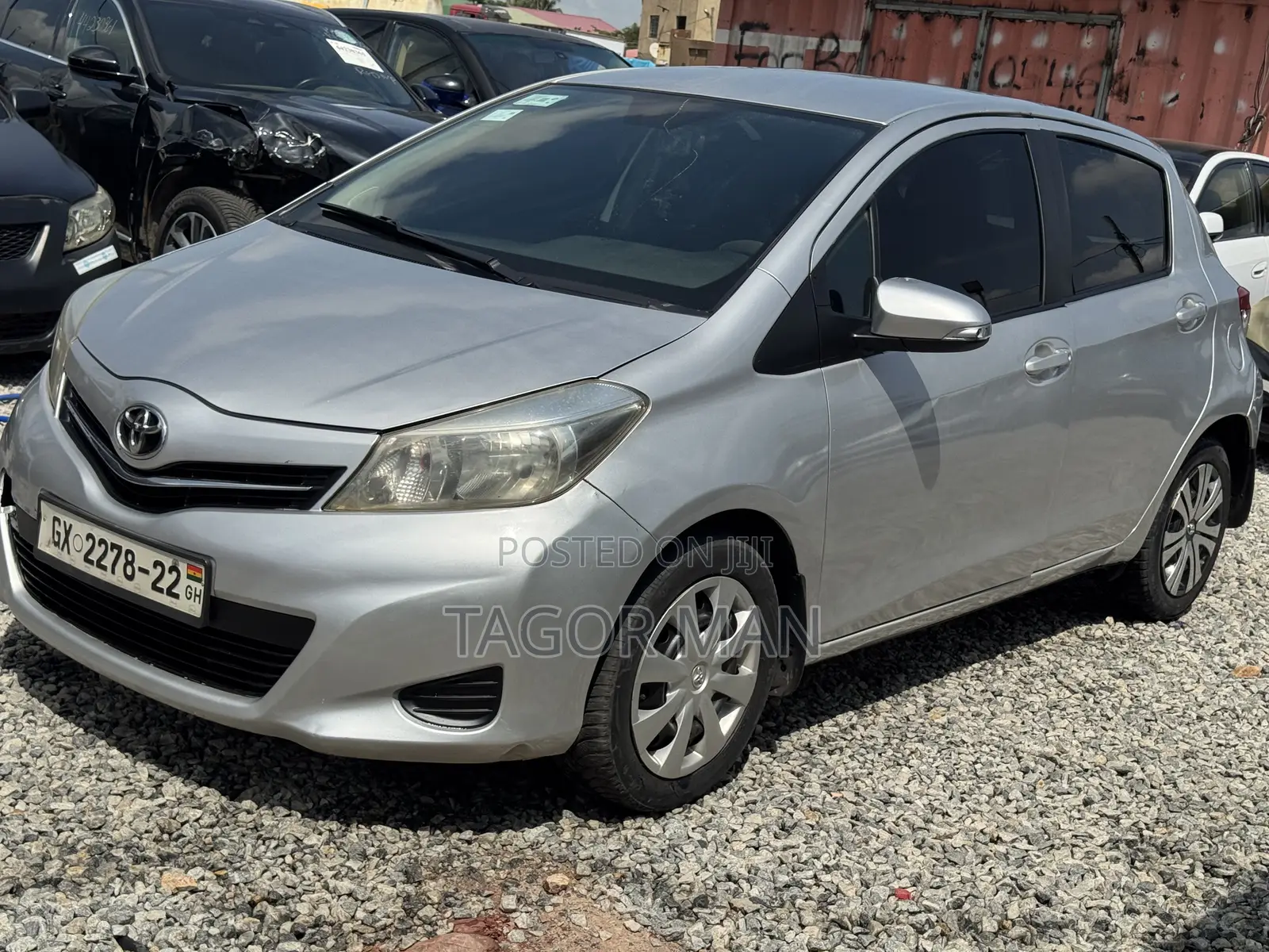 Toyota Yaris SE Hatchback 5dr 2012 Silver