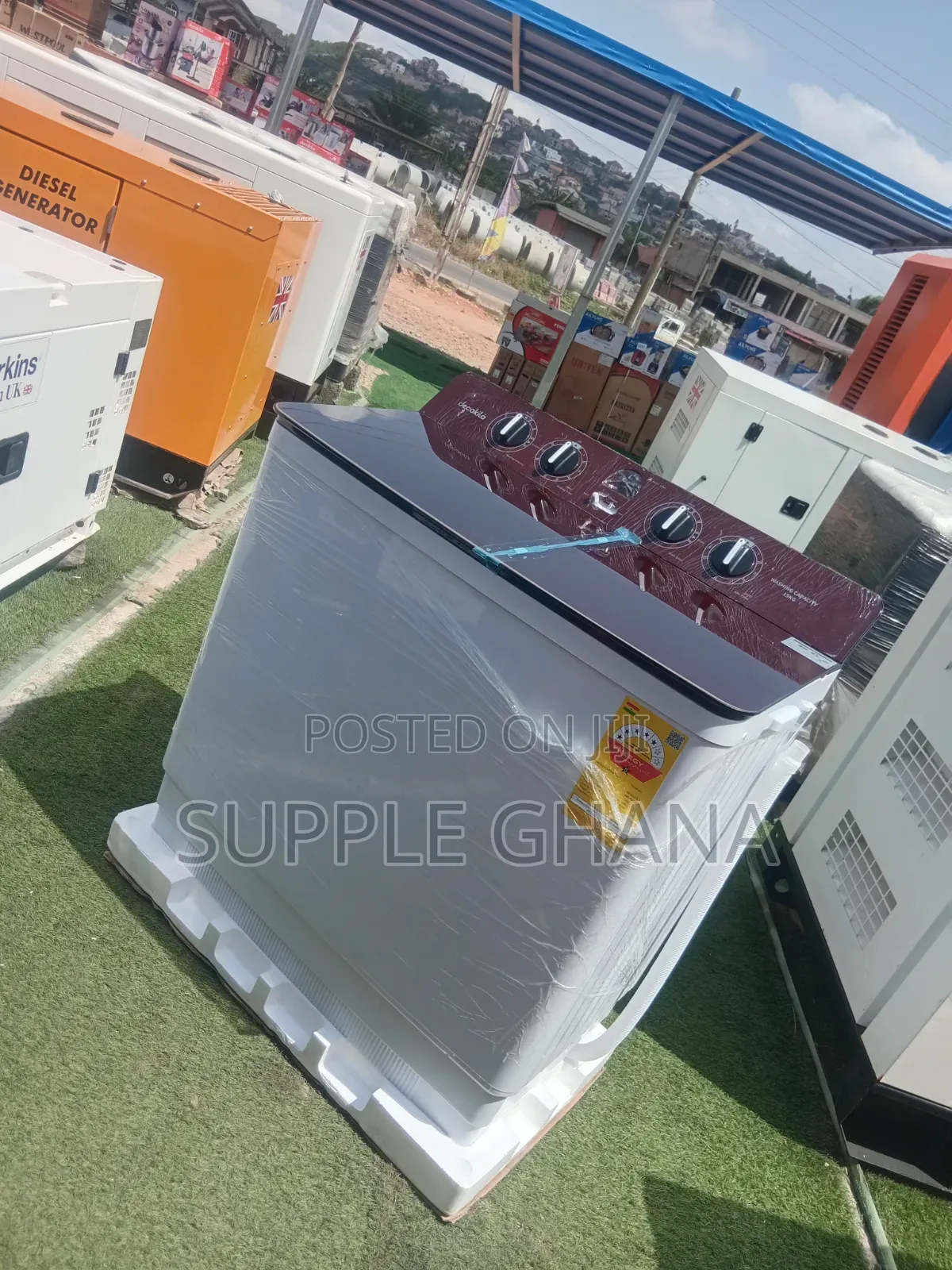 Elegant Washing Machine With a Beautiful Glossy Top Design