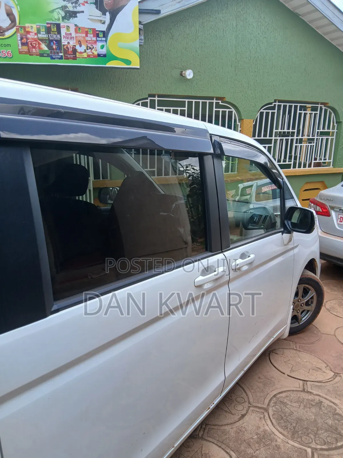 Honda Stepwgn 2013 White