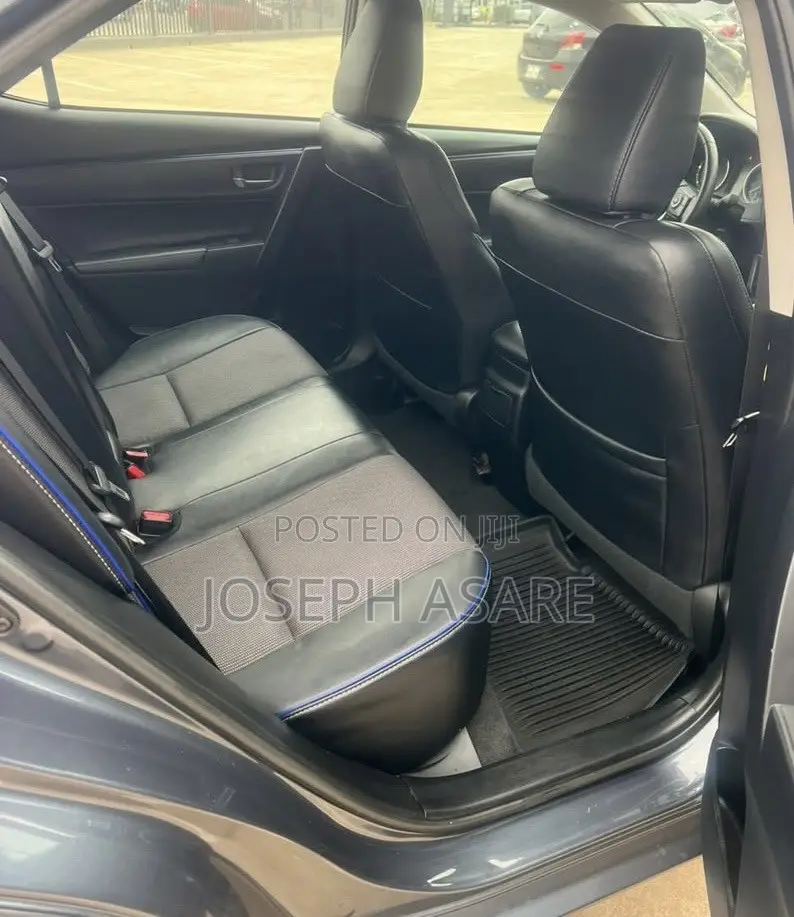 Toyota Corolla SE 4dr Sedan (1.8L 4cyl CVT) 2017