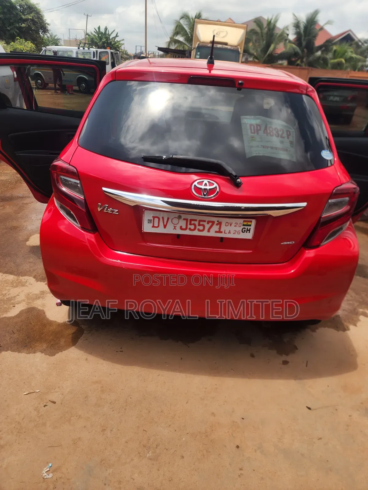 Toyota Vitz 1.3 FWD 3dr 2014 Red
