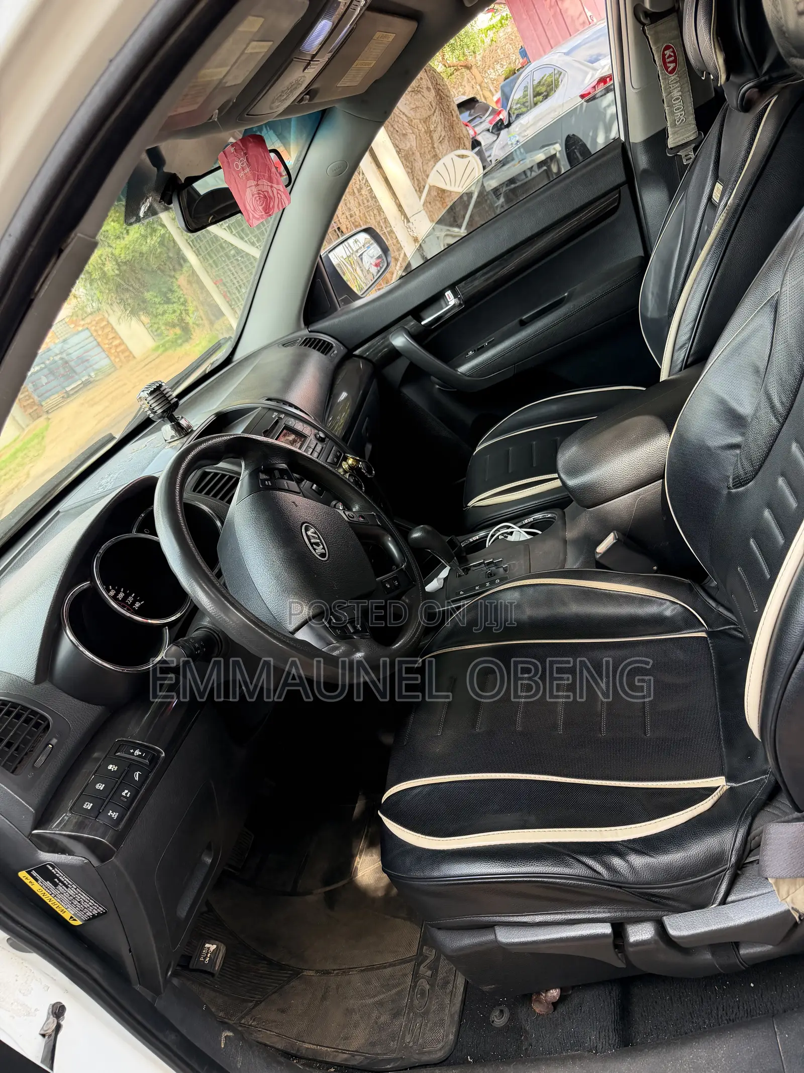 Kia Sorento 2012 White