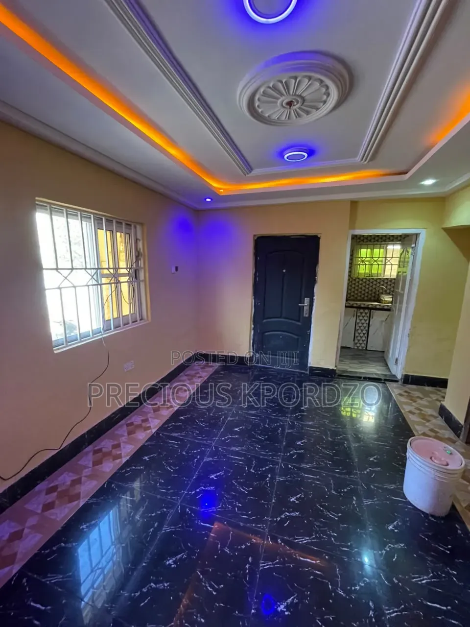 1bdrm Room & Parlour in Lakeside Comm 1 for rent