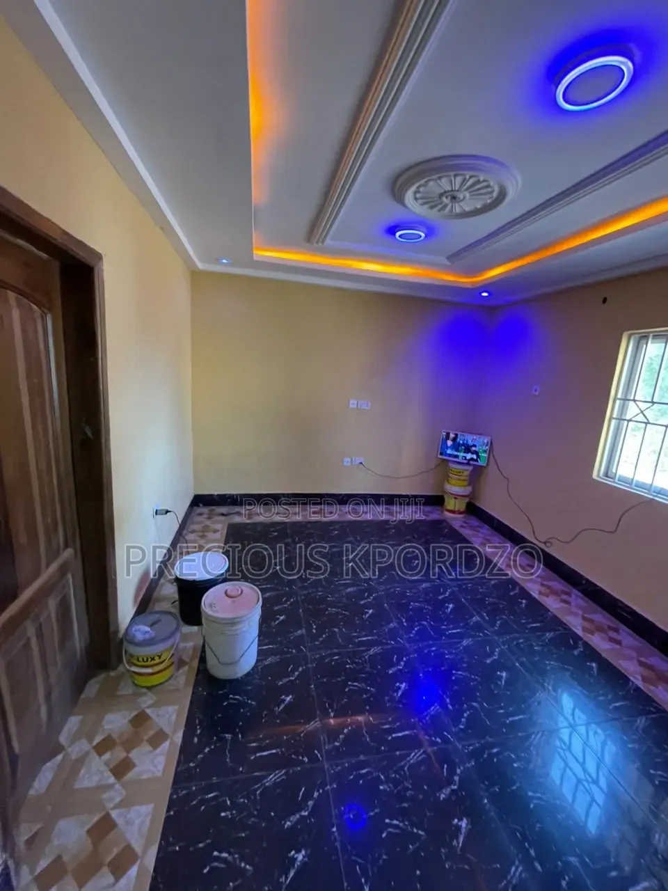 1bdrm Room & Parlour in Lakeside Comm 1 for rent