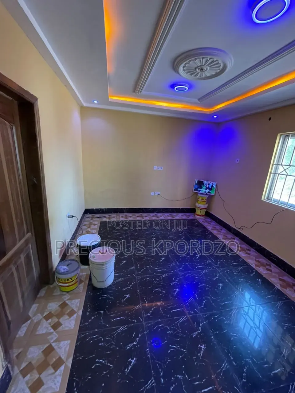 1bdrm Room & Parlour in Lakeside Comm 1 for rent