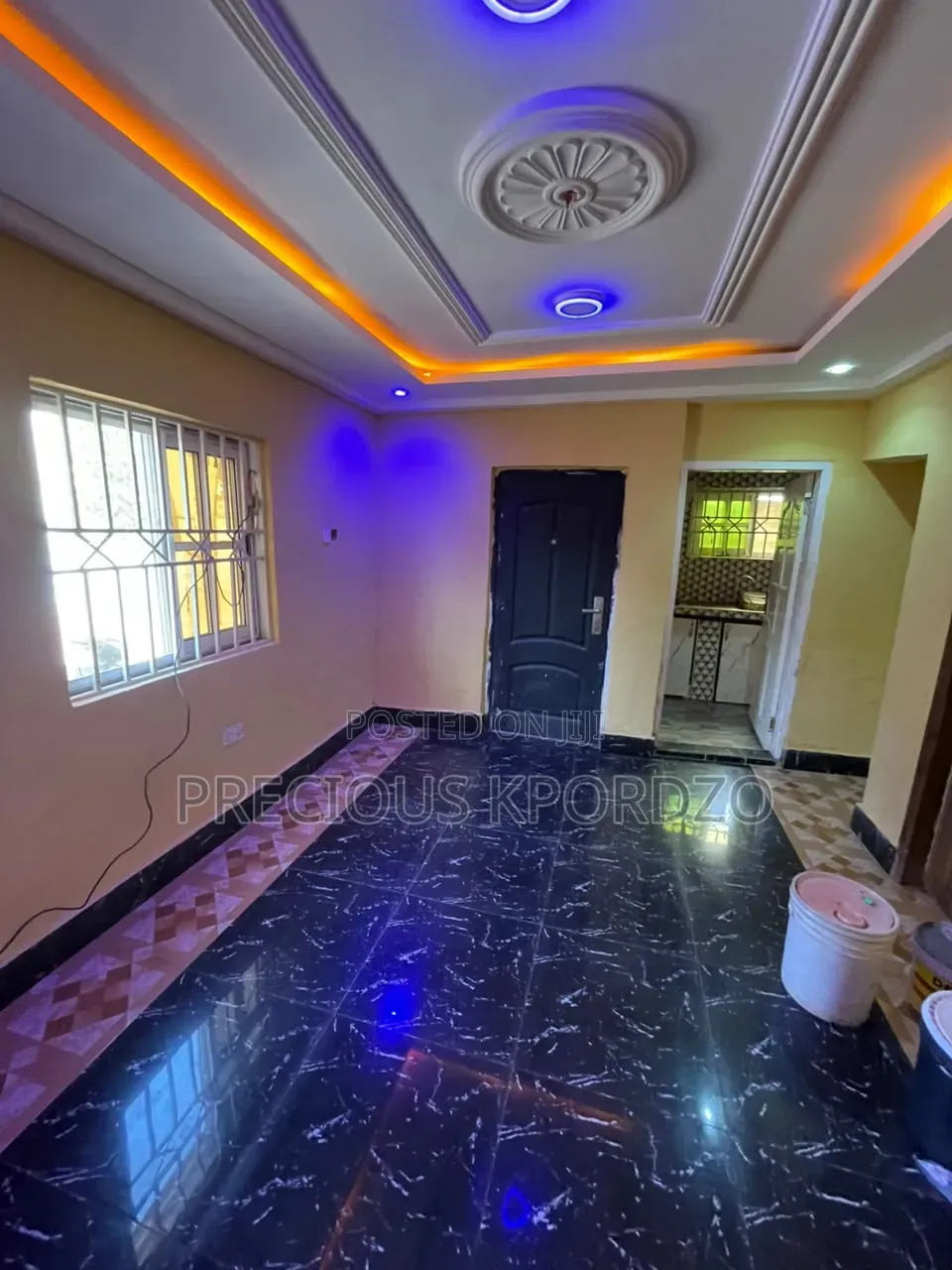 1bdrm Room & Parlour in Lakeside Comm 1 for rent