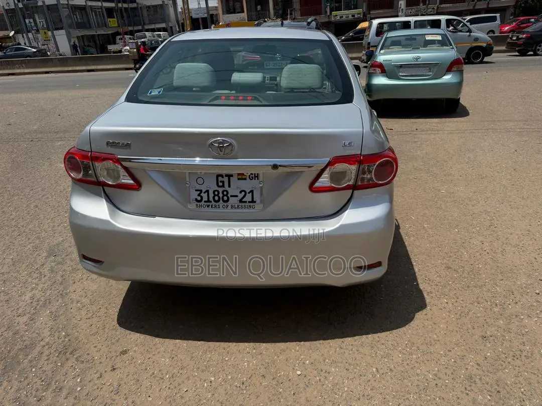 Toyota Corolla 2012 Silver