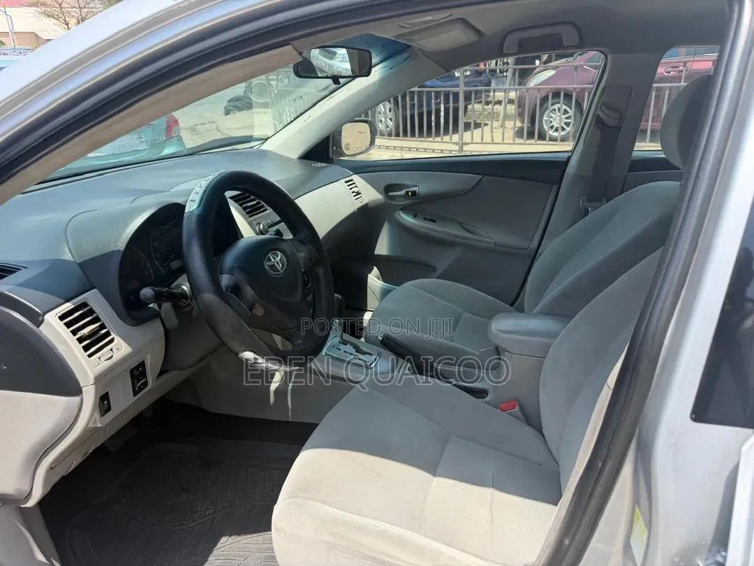 Toyota Corolla 2012 Silver