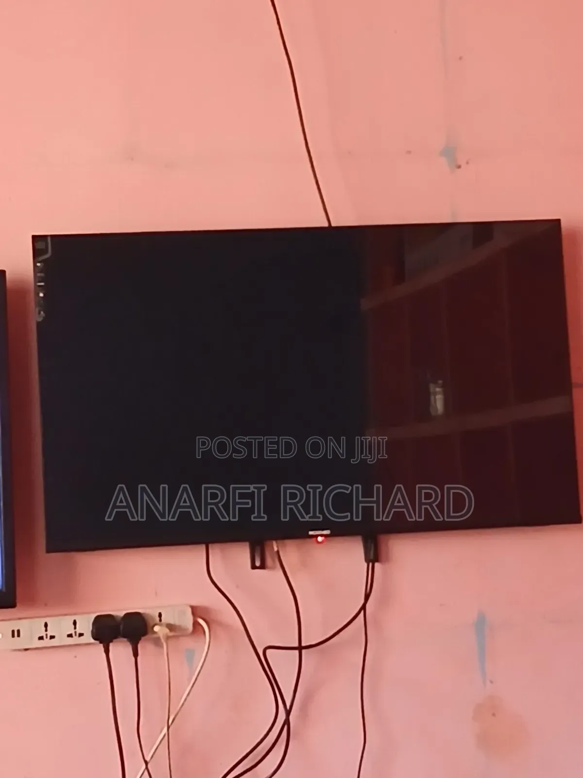 Two Mooved Led TV for Sale
