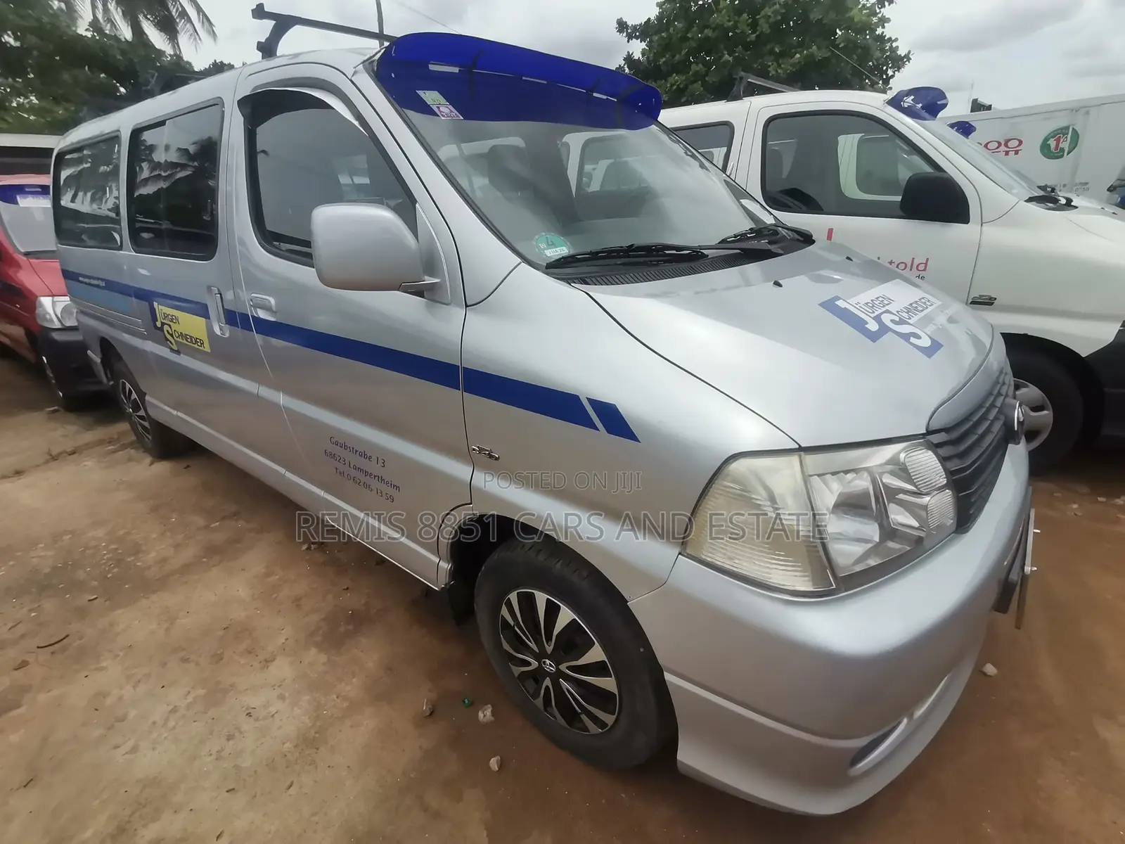 Toyota HiAce 2010 Silver