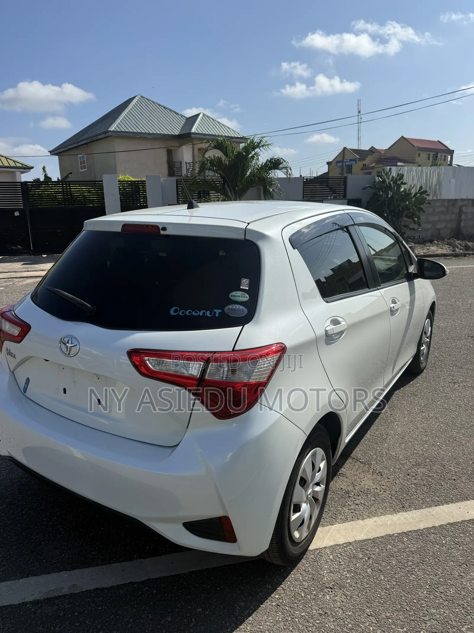 Toyota Vitz 1.3 FWD 5dr 2017 White