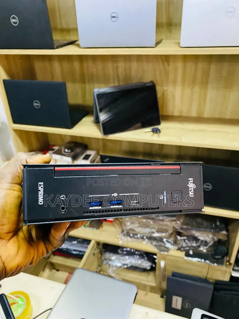 Desktop Computer Fujitsu 8GB Intel Core i5 SSD 256GB