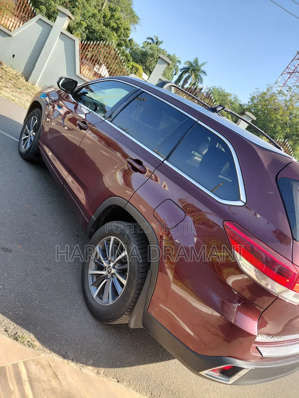 Toyota Highlander Hybrid XLE (3.5L 6cyl) 2017