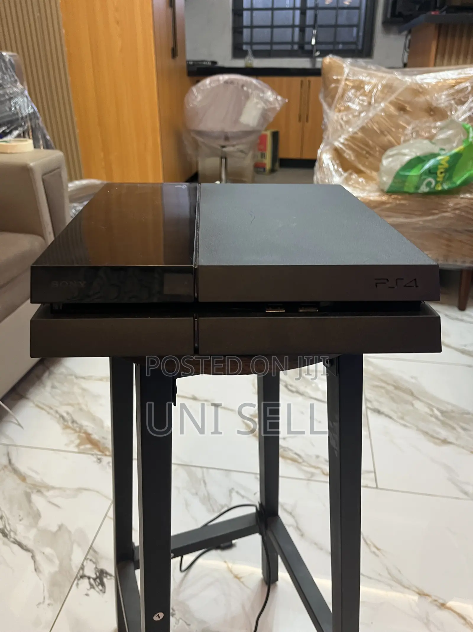 PS 4 Gaming Console