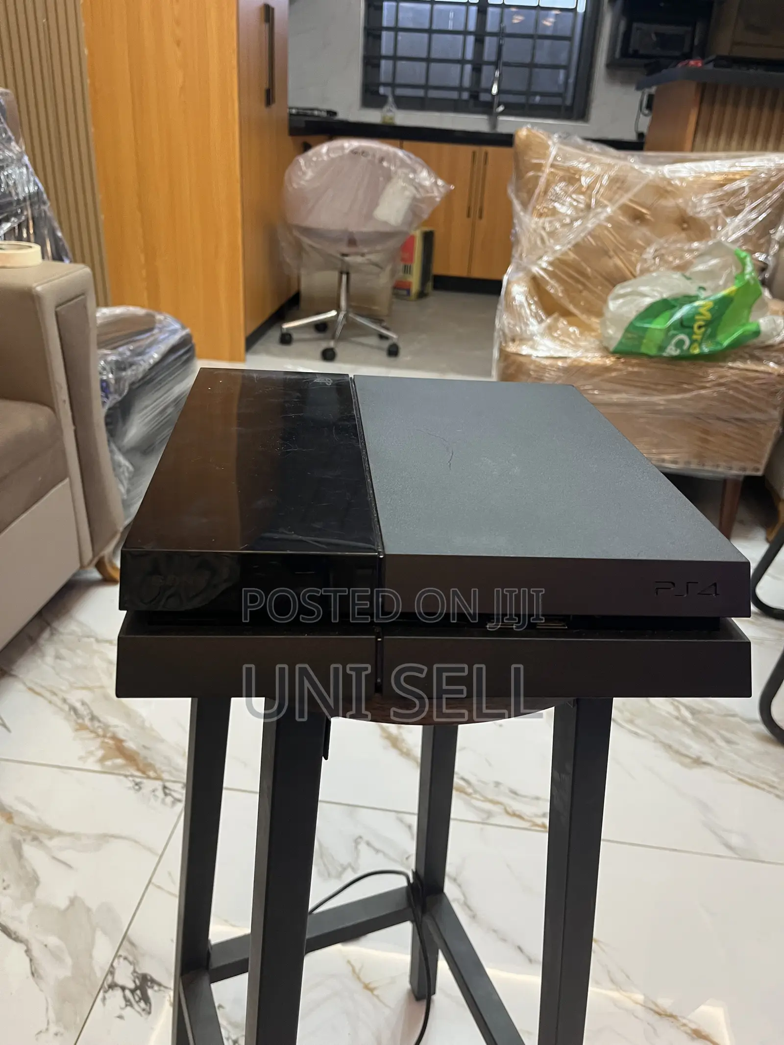 PS 4 Gaming Console