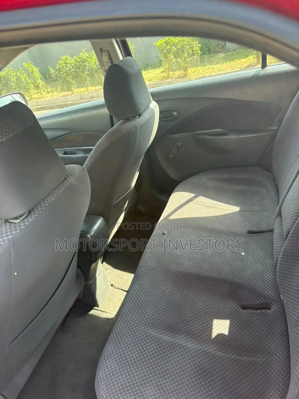 Toyota Yaris Base Sedan 4dr 2010 Red