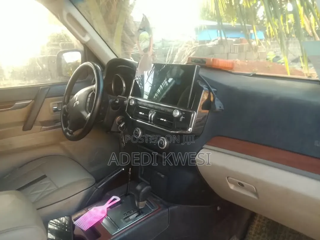 Mitsubishi Pajero 2012 Black