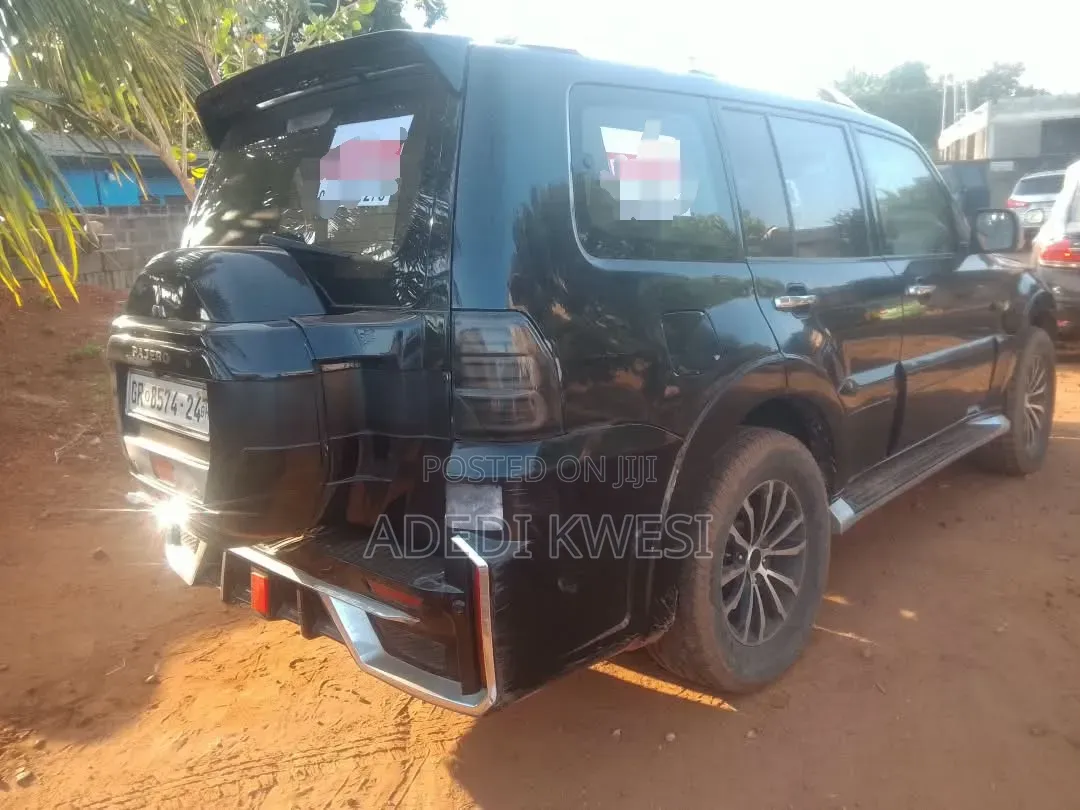 Mitsubishi Pajero 2012 Black