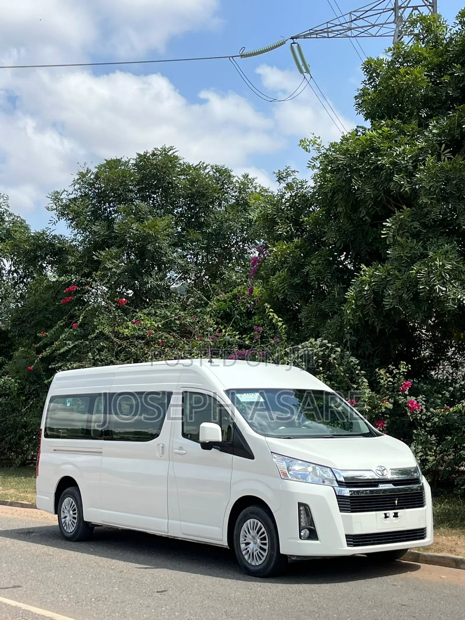 Toyota HiAce 2021 White