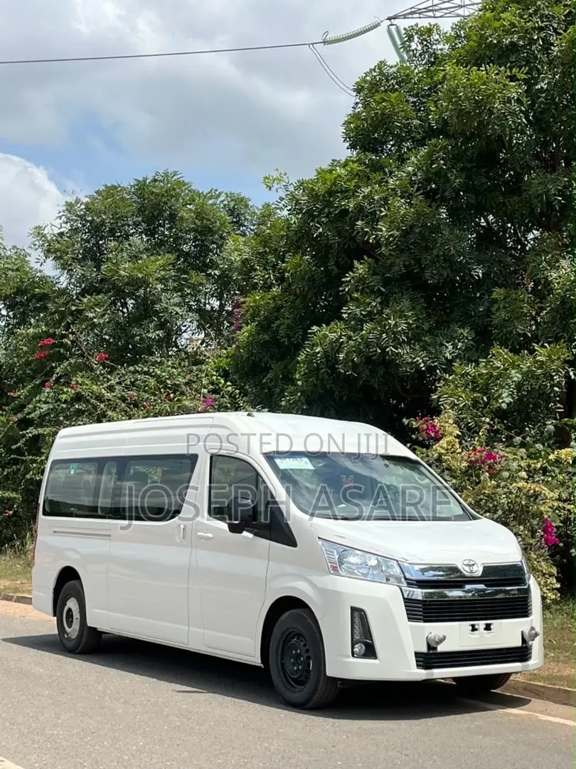 Toyota HiAce 2026 White