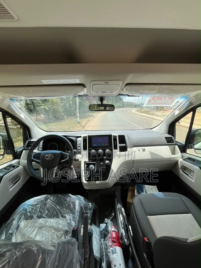 Toyota HiAce 2026 White