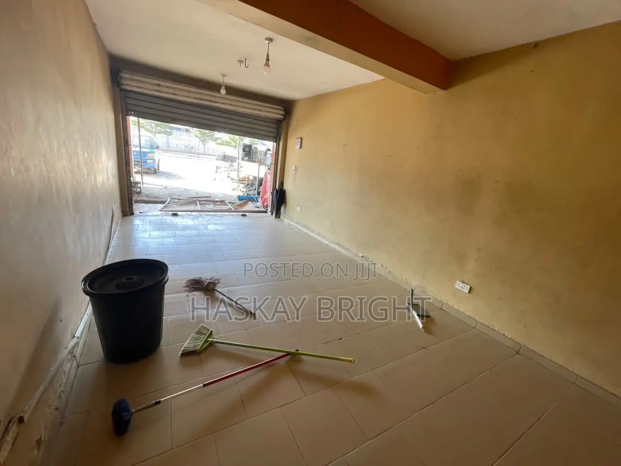Roadside Shop for Rent at Awoshie Anya NIC