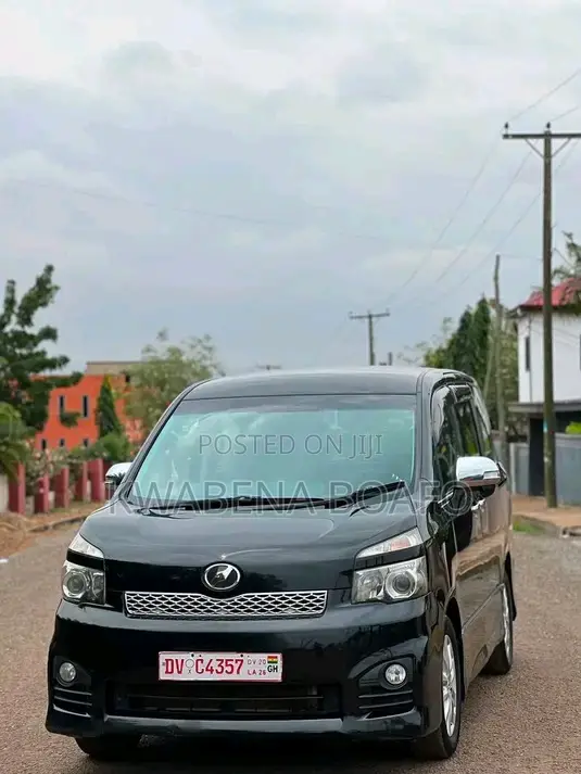 Toyota Voxy 2011 Black