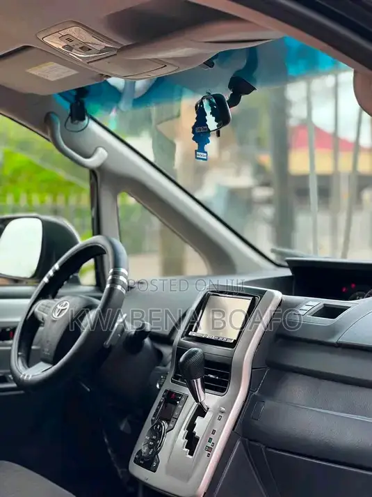 Toyota Voxy 2011 Black