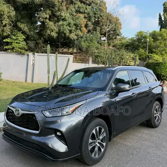Toyota Highlander 2022 Gray