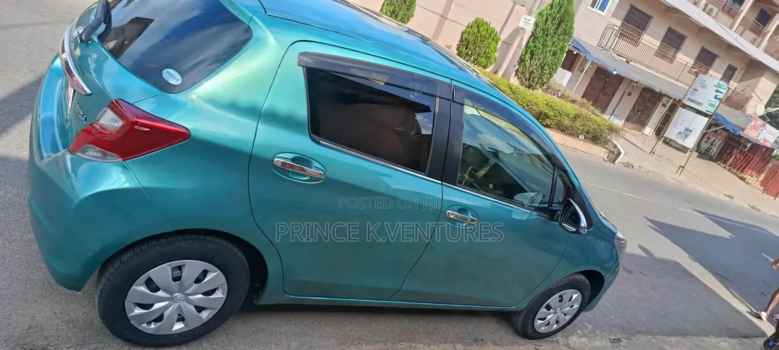 Toyota Vitz 2015 Green
