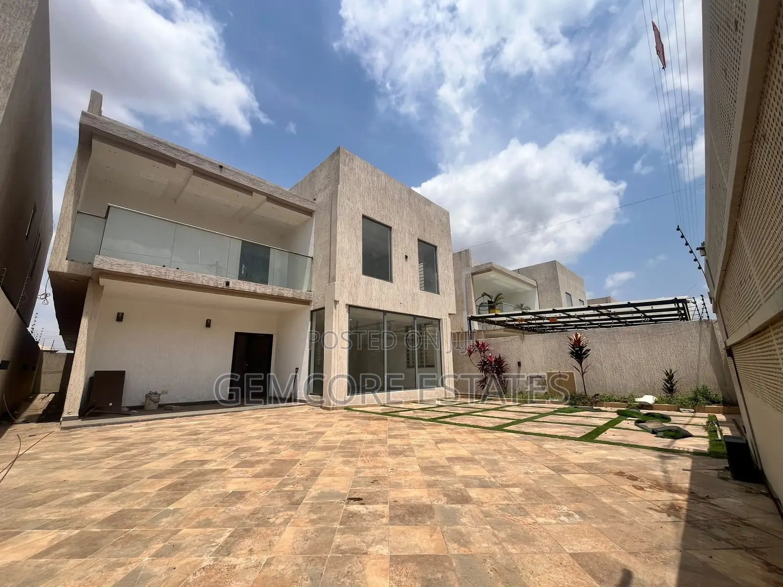 4bdrm House in Ars, East Legon for sale