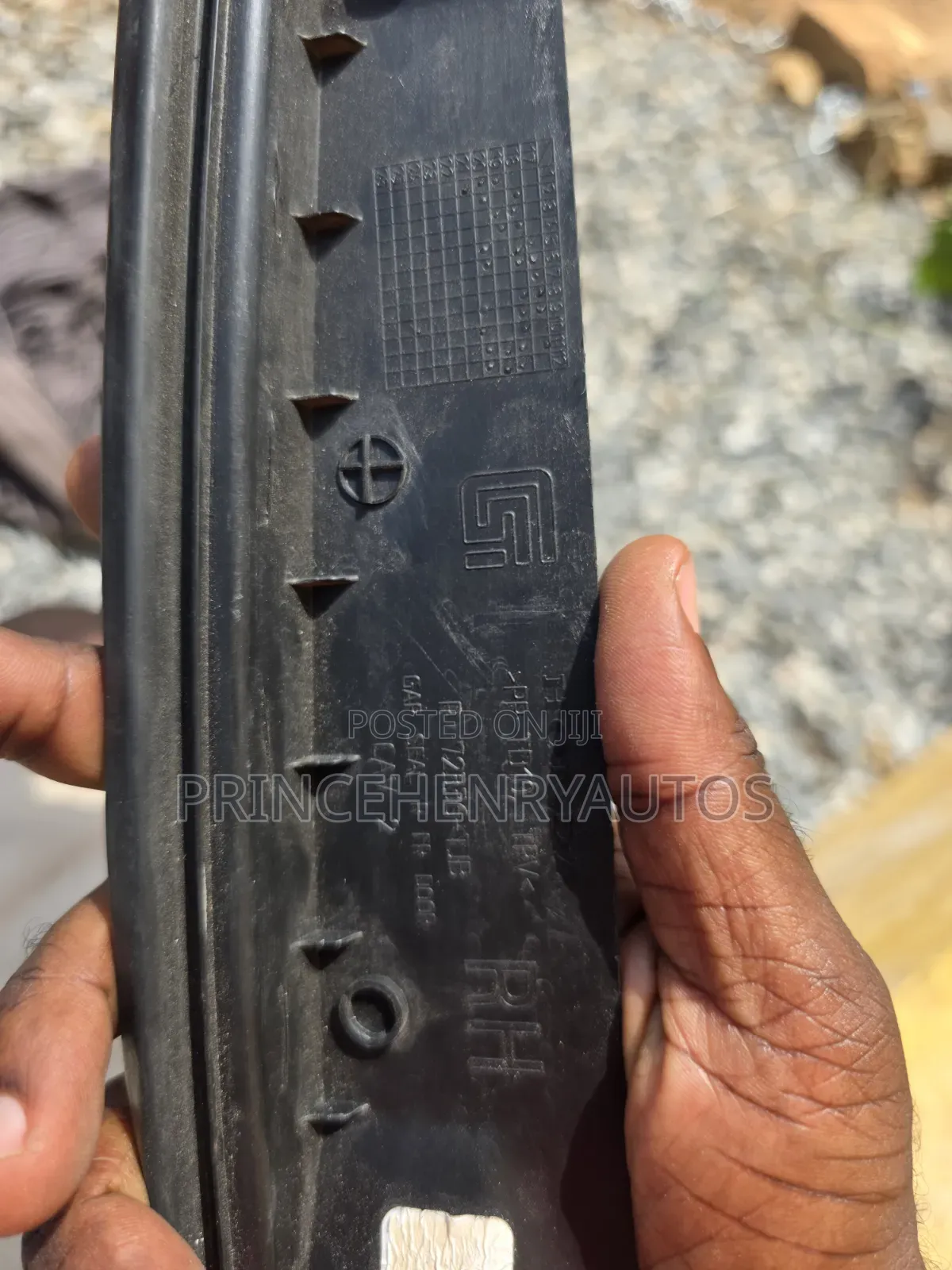 Acura 72336-TJB-A01 Front Right Door Gap Seal
