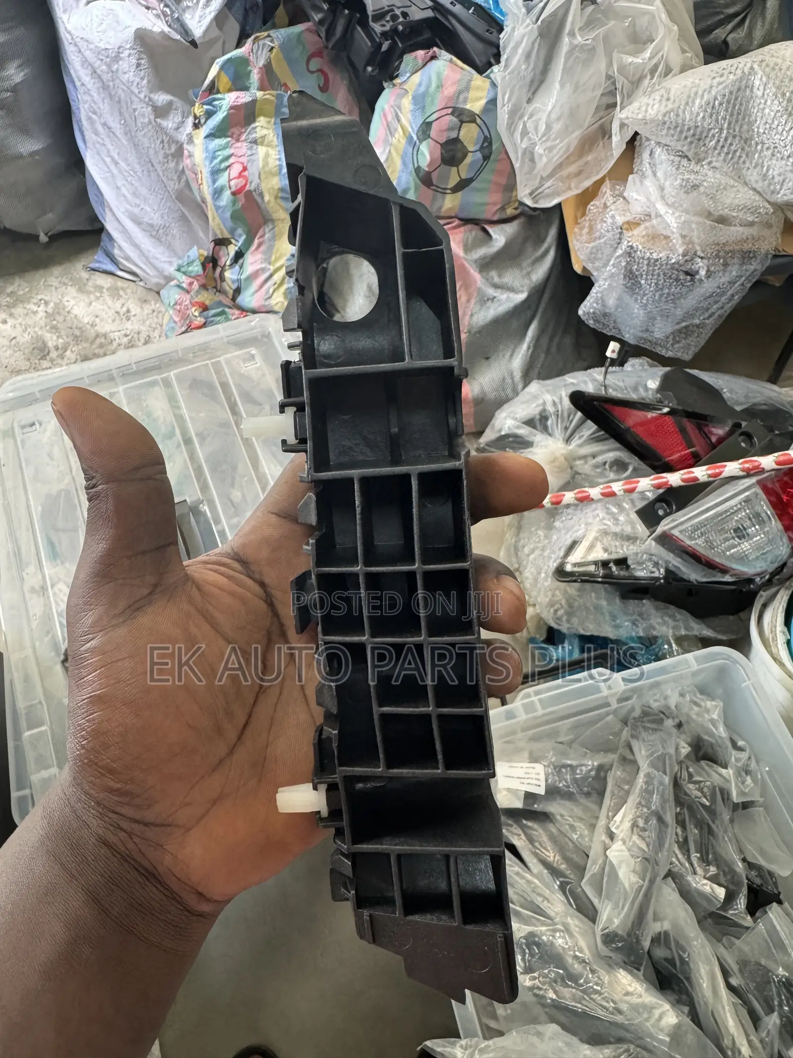 Hyundai Elantra Fender/Bumper Locker 2019 2020