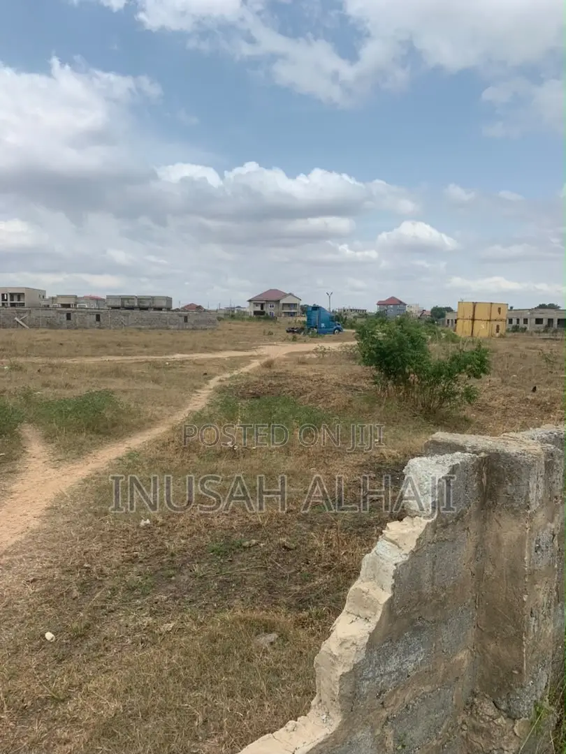 Title Land for Sale at Santeo