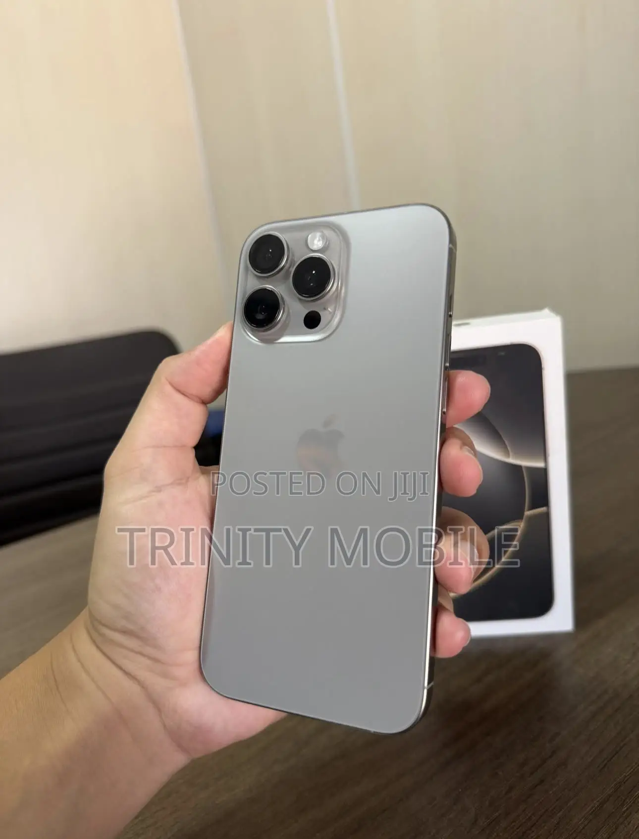 New Apple iPhone 16 Pro Max 1 TB Silver