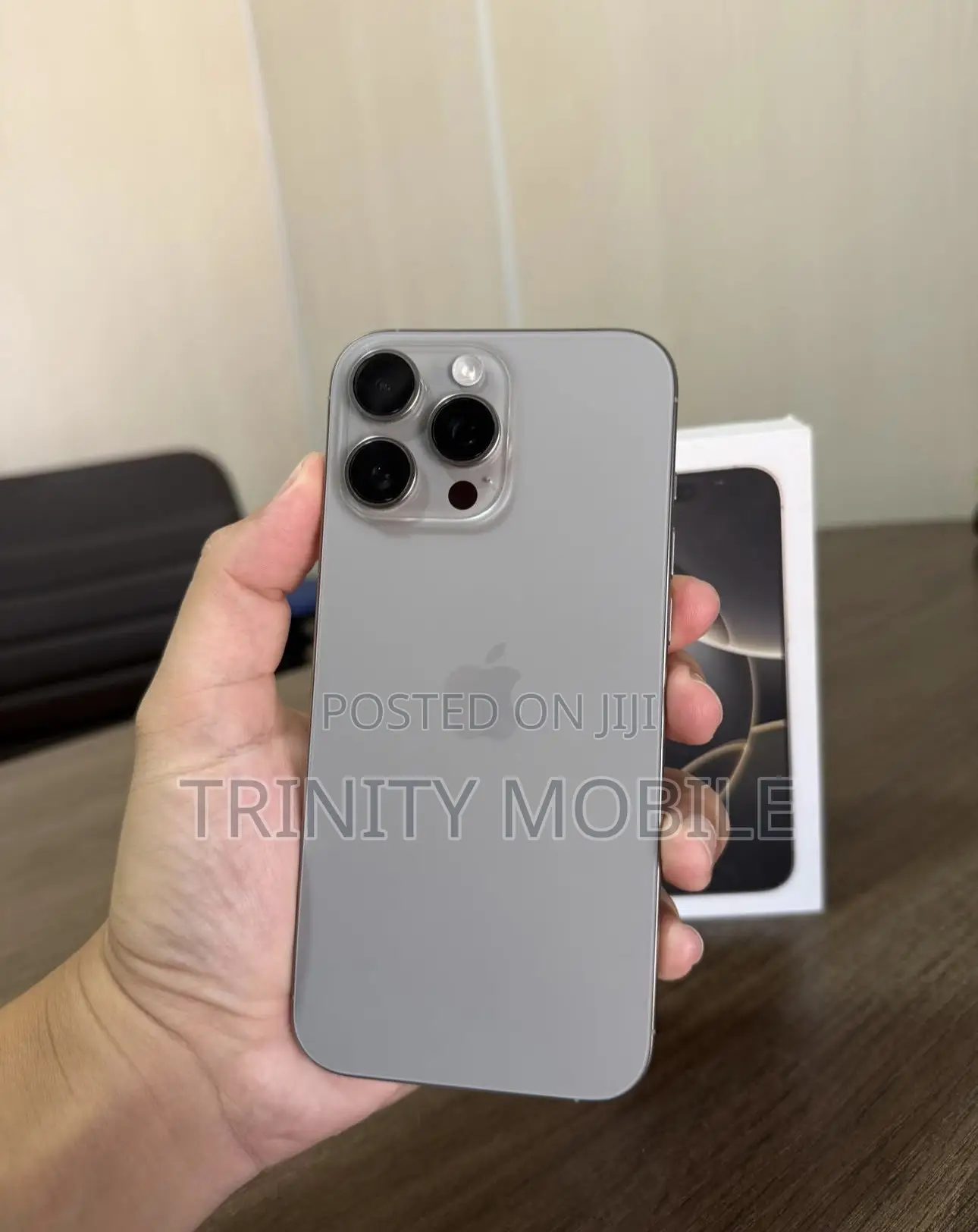 New Apple iPhone 16 Pro Max 1 TB Silver