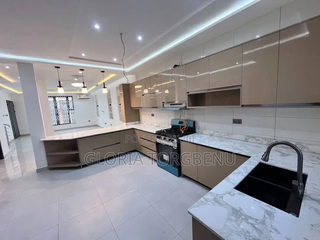 4bdrm House in East Legon for sale