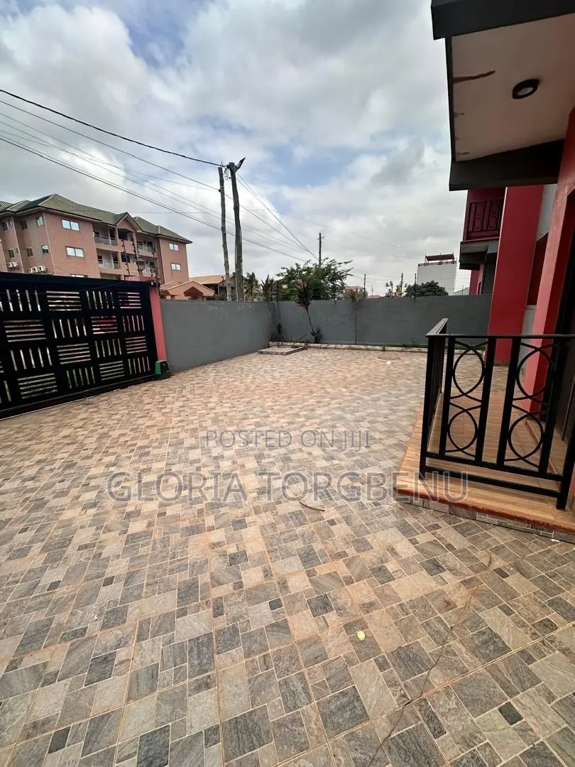 3bdrm House in East Legon for rent