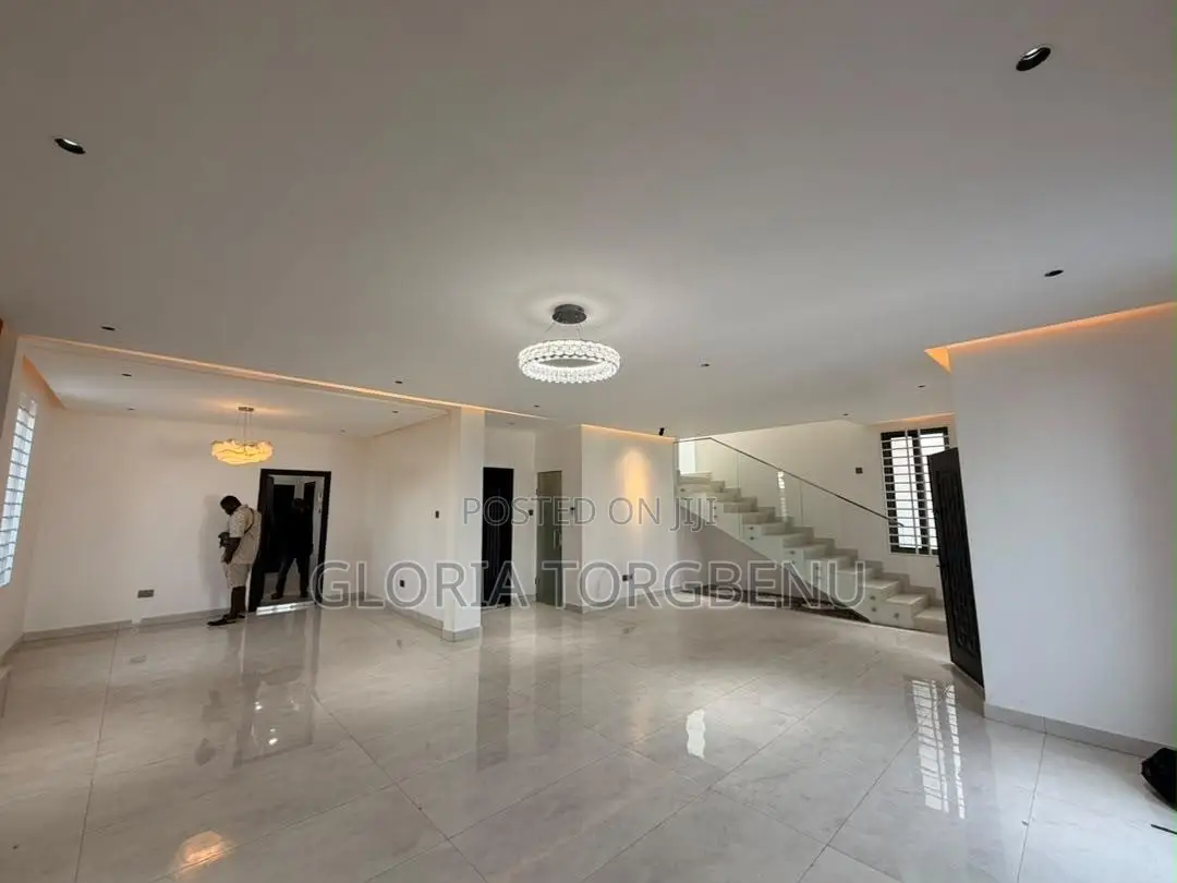 4bdrm House in Ashaley Botwe for sale