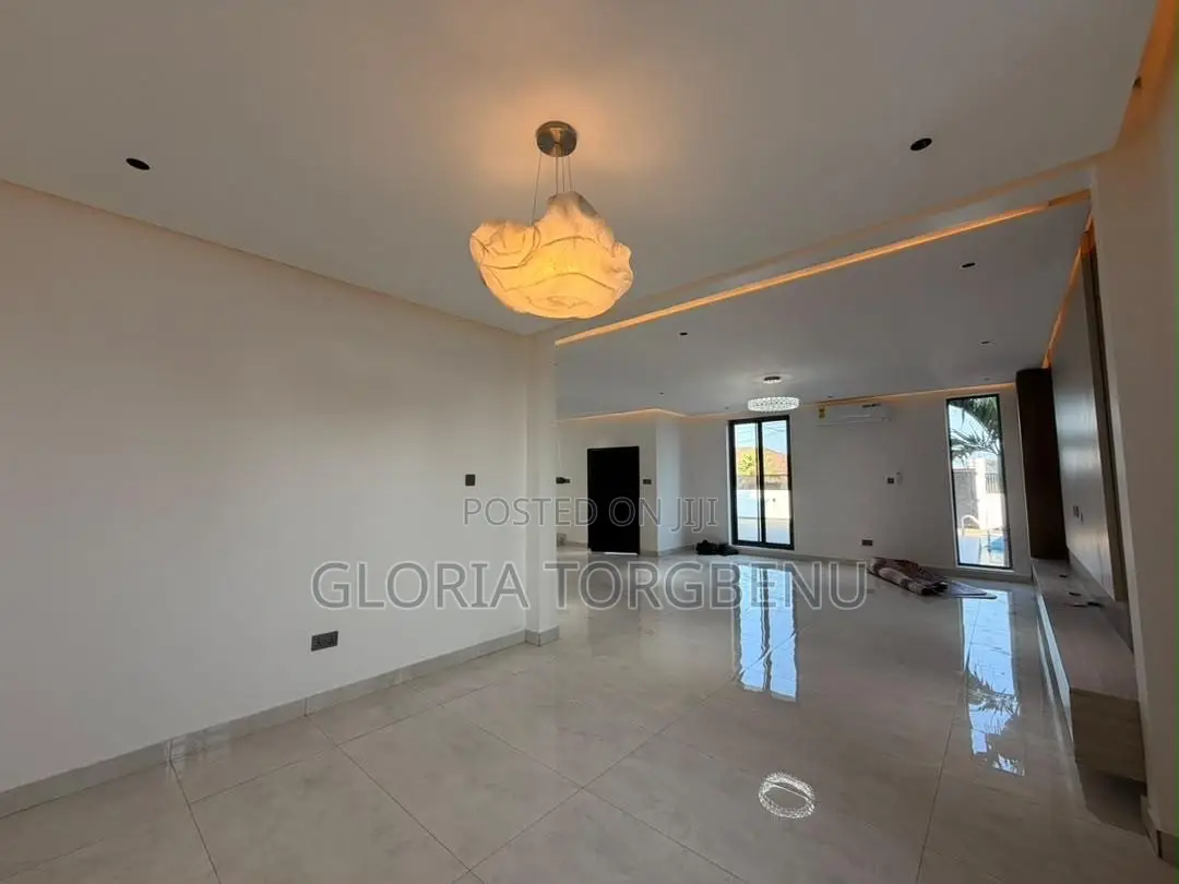 4bdrm House in Ashaley Botwe for sale