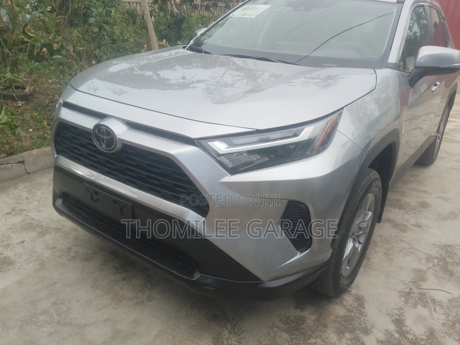 Toyota RAV4 XLE AWD 2023 Silver