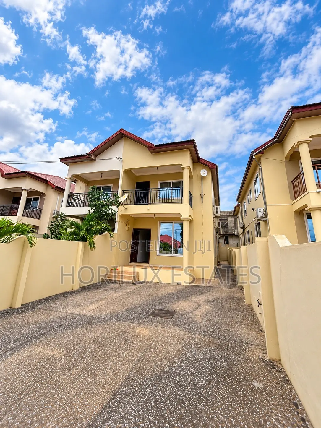 3bdrm Duplex in Oak Villa, Abokobi for sale