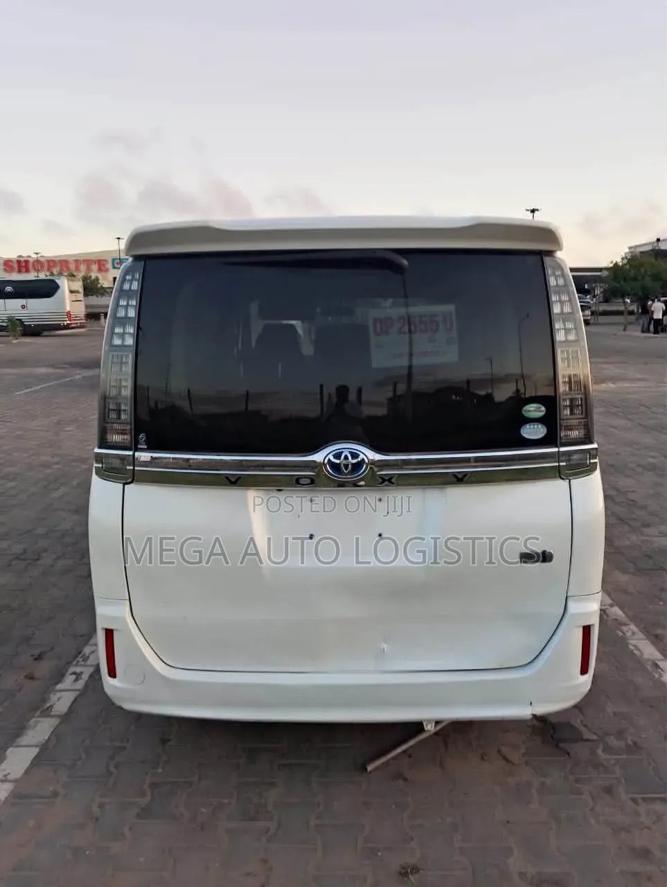 Toyota Voxy Hybrid X 2WD 7-Seater 2015 White