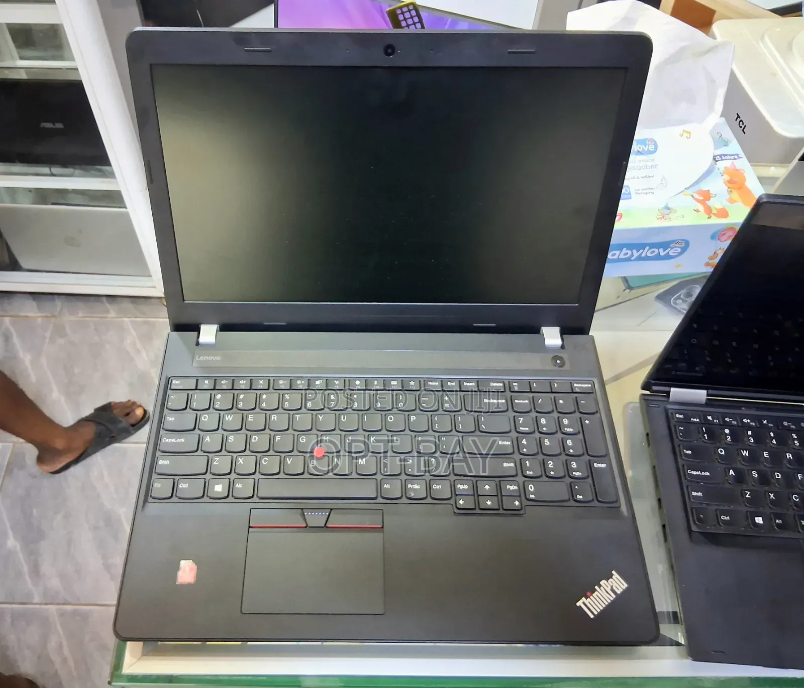 Laptop Lenovo ThinkPad E575 8GB AMD A8 HDD+SSD 500GB